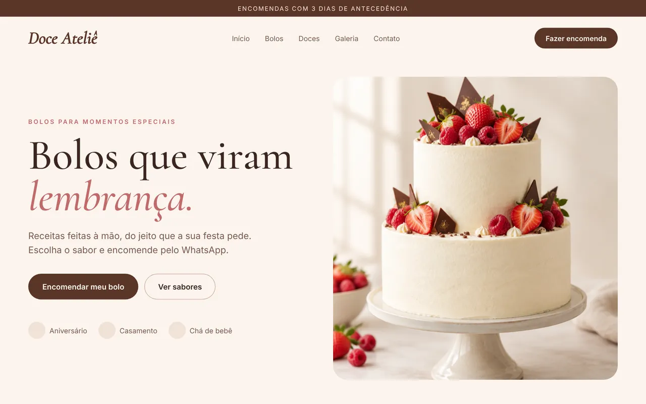 Modelo fictício de site para confeitaria: bolo com morangos em destaque